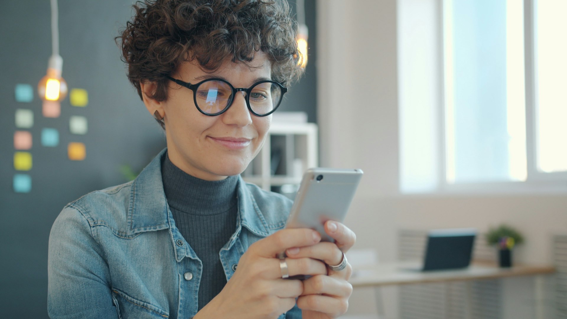 Aggregate star ratings climbing across Google and Trustpilot review platforms